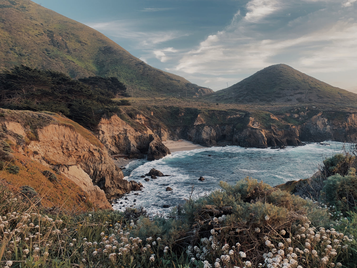 Montana de Oro State Park, Pacific Ocean waves meet the California coast